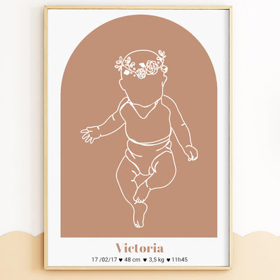 Affiche de naissance à la taille du bébé : silhouette à couronne de fleurs au trait blanc, arche terracotta, prénom, date, taille, poids et heure, en cadre bois clair livrée chez vous (exemple)