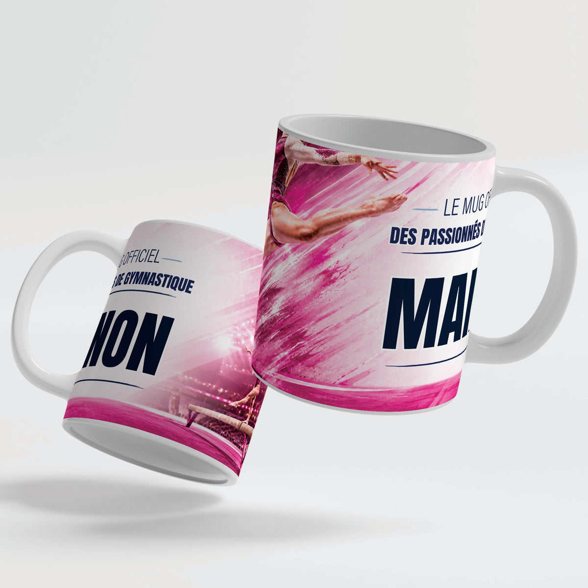 Le mug gymnastique de 330 ml vu de deux côtés, en céramique blanche : prénom et texte au choix ; anse et intérieur blancs, noirs, rouges, bleus, verts, roses ou dorés ; livré chez vous (exemple)