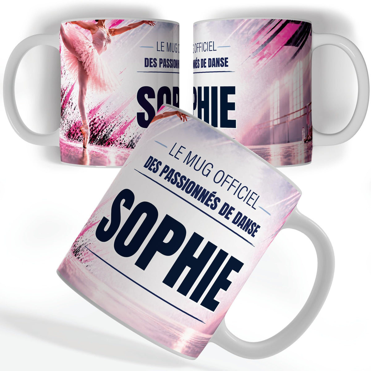 Mug danse classique personnalisé avec prénom, vu sous trois angles : une danseuse en tutu sur pointe, décor imprimé à 360° sur céramique blanche ; livré chez vous (exemple)