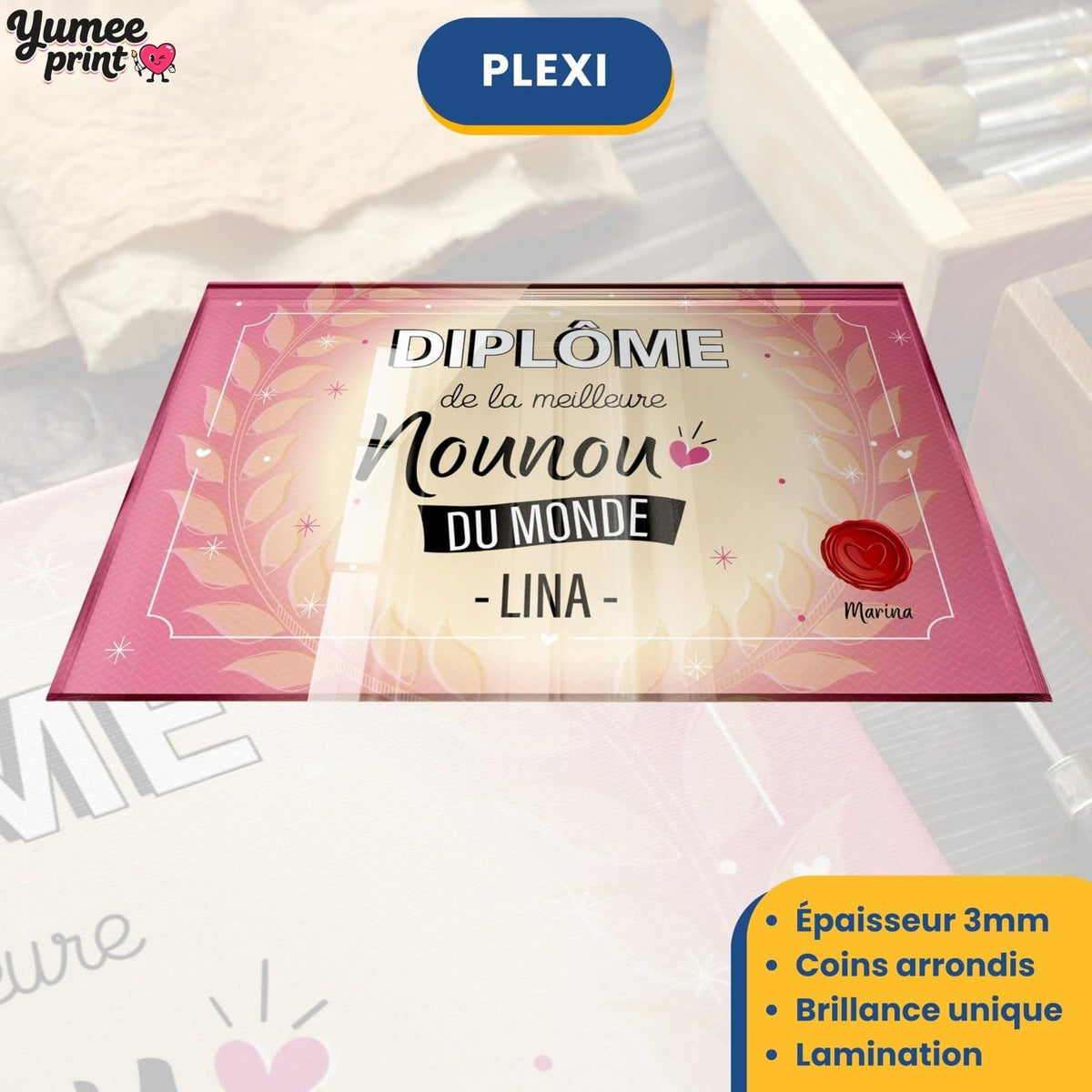 Diplôme « de la meilleure nounou du monde » sur plexiglas de 3 mm aux coins arrondis, finition brillante, avec son prénom et votre signature, livré chez vous (exemple)