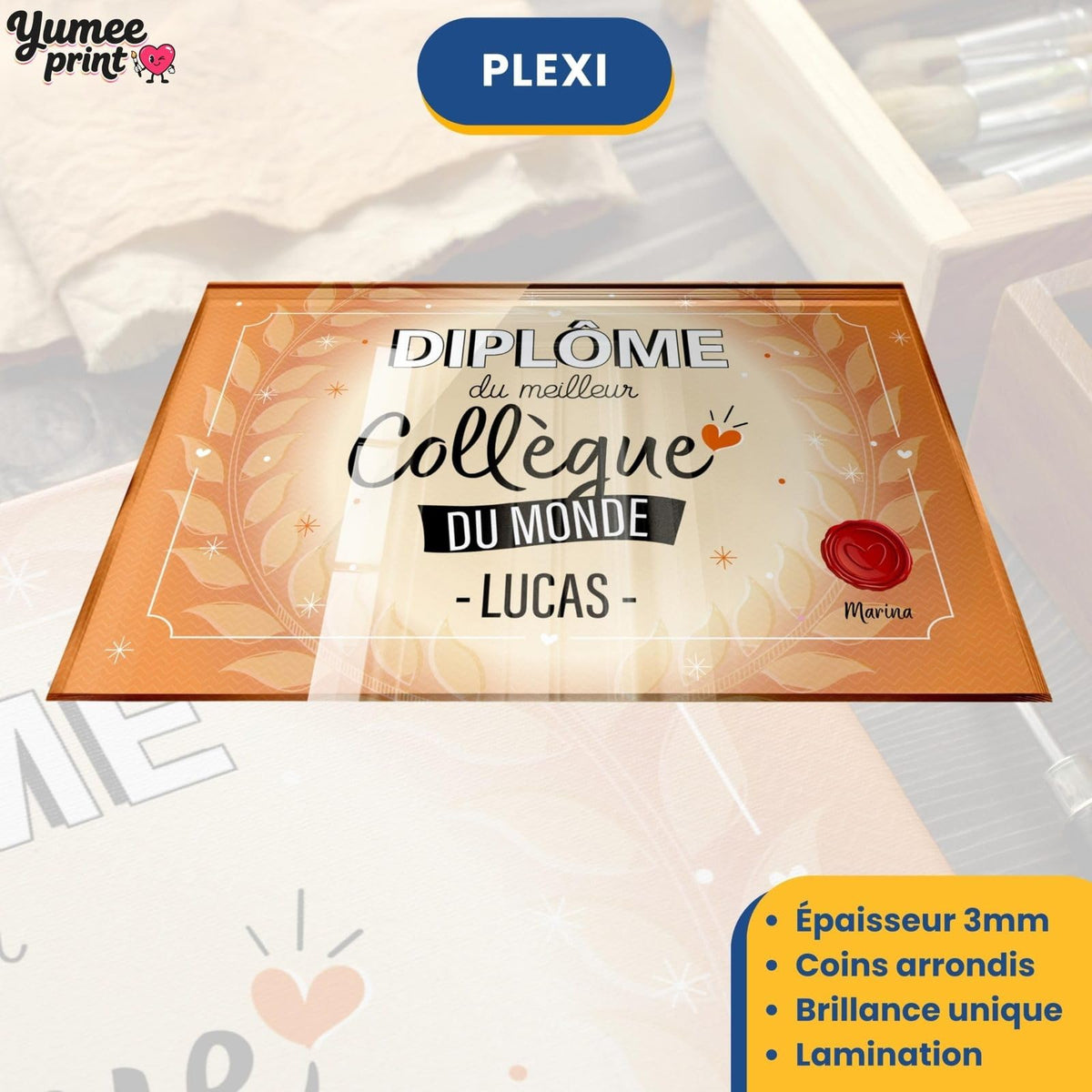 Diplôme « du meilleur collègue du monde » sur plexiglas de 3 mm aux coins arrondis, finition brillante, avec son prénom et votre signature, livré chez vous (exemple)