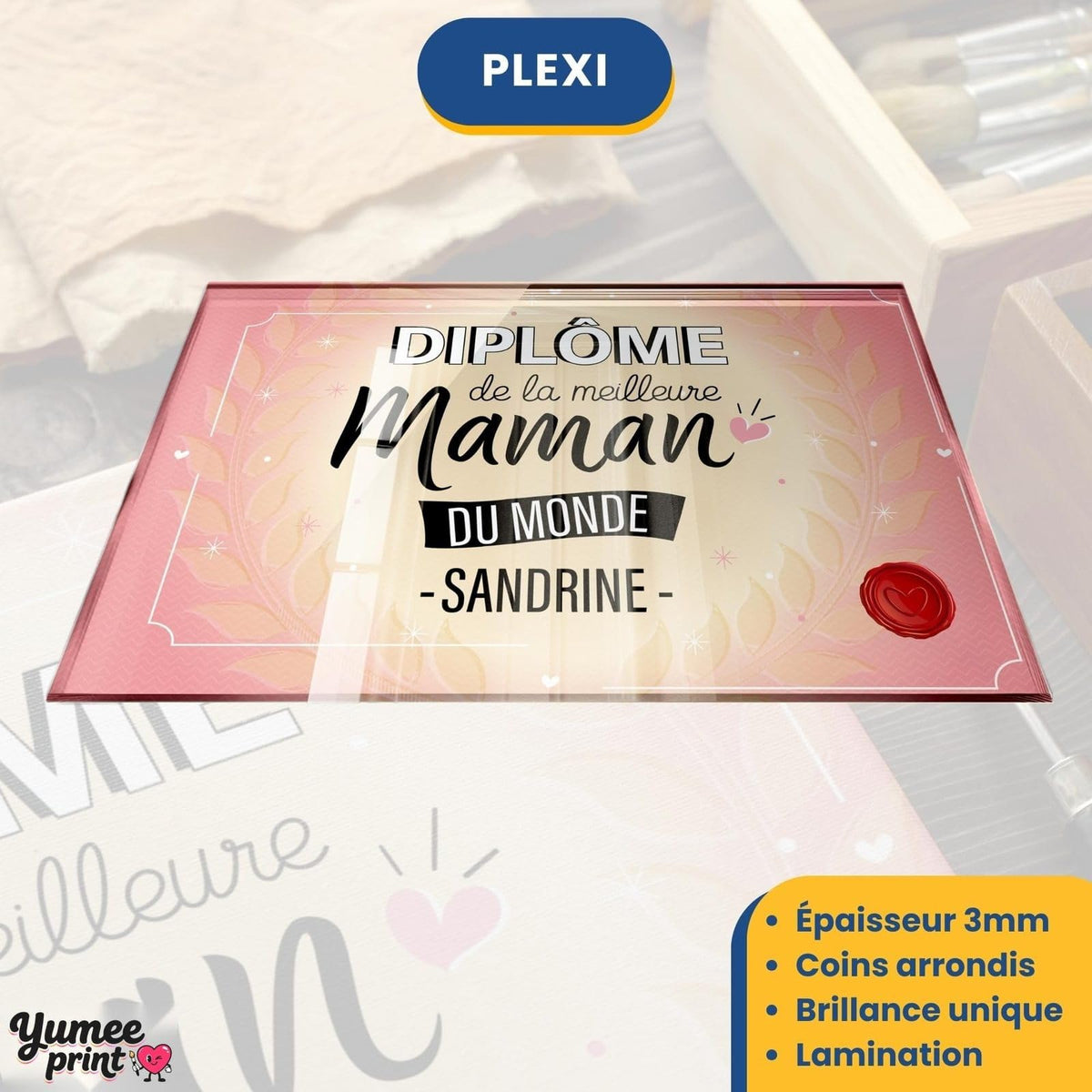 Diplôme « de la meilleure maman du monde » sur plexiglas de 3 mm aux coins arrondis, finition brillante, avec son prénom et votre signature, livré chez vous (exemple)