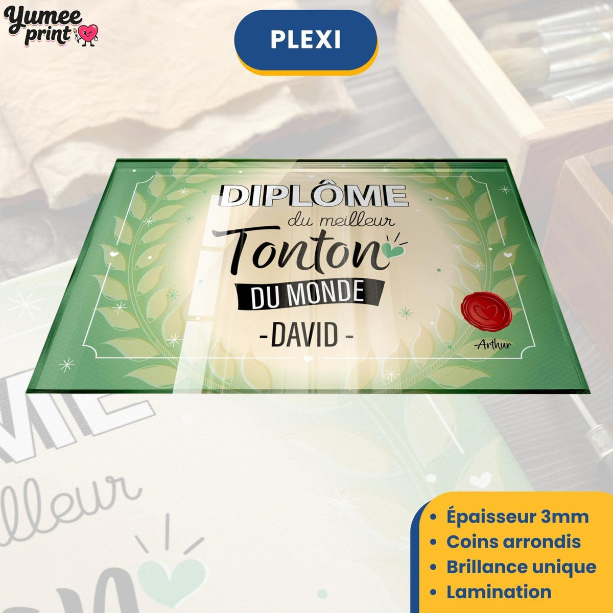 Diplôme « du meilleur tonton du monde » sur plexiglas de 3 mm aux coins arrondis, finition brillante, avec son prénom et votre signature, livré chez vous (exemple)