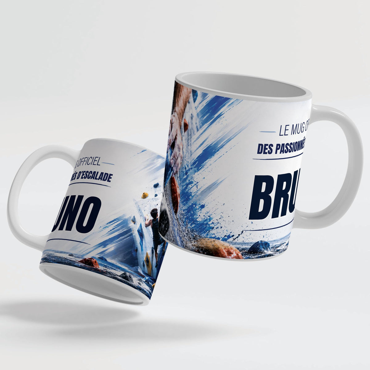 Le mug escalade en salle de 330 ml vu de deux côtés, en céramique blanche : prénom et texte au choix ; anse et intérieur blancs, noirs, rouges, bleus, verts, roses ou dorés ; livré chez vous (exemple)