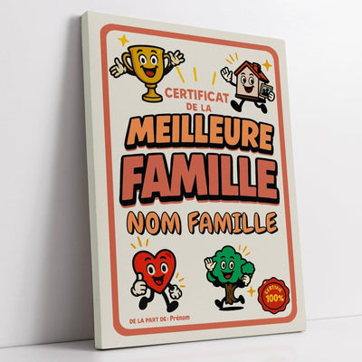 Diplôme humoristique « certificat de la meilleure famille » avec le nom de famille, style rétro à mascottes (trophée, maison et arbre), bordure corail, sur toile canvas, livré chez vous (exemple)