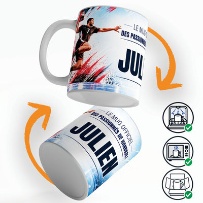 Mug handball personnalisé qui tourne sur lui-même, avec trois pictogrammes : lave-vaisselle, micro-ondes et mug calé dans son emballage pour la livraison chez vous (exemple)