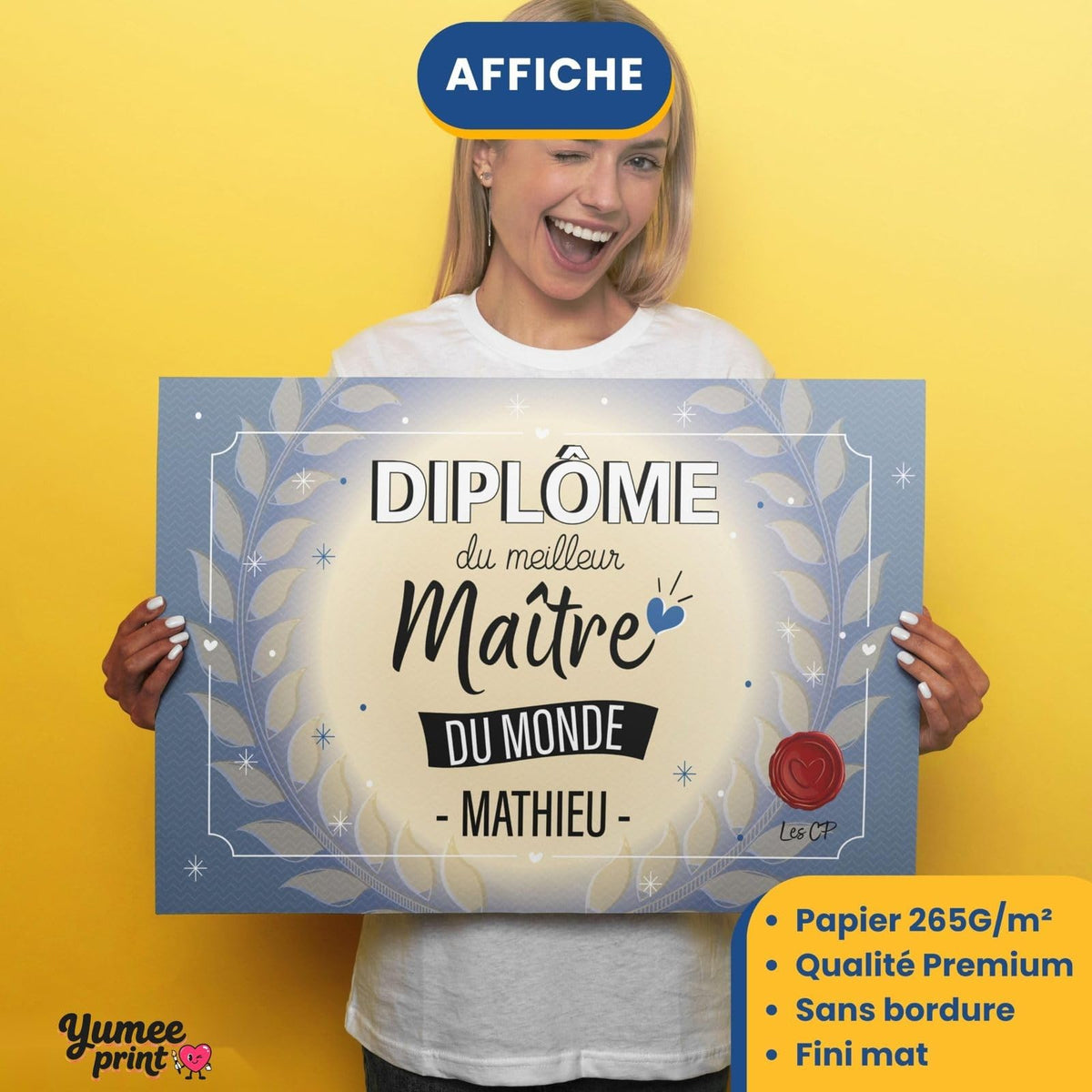 Diplôme « du meilleur maître du monde » imprimé en affiche (poster) sur papier mat sans bordure, tenu à deux mains ; son prénom en grand, livré roulé chez vous (exemple)