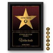 Étoile de star personnalisée façon Walk of Fame : étoile dorée sur fond rouge et noir en cadre noir, prénom, pictogramme parmi six et message au choix, imprimée et livrée chez vous (exemple)