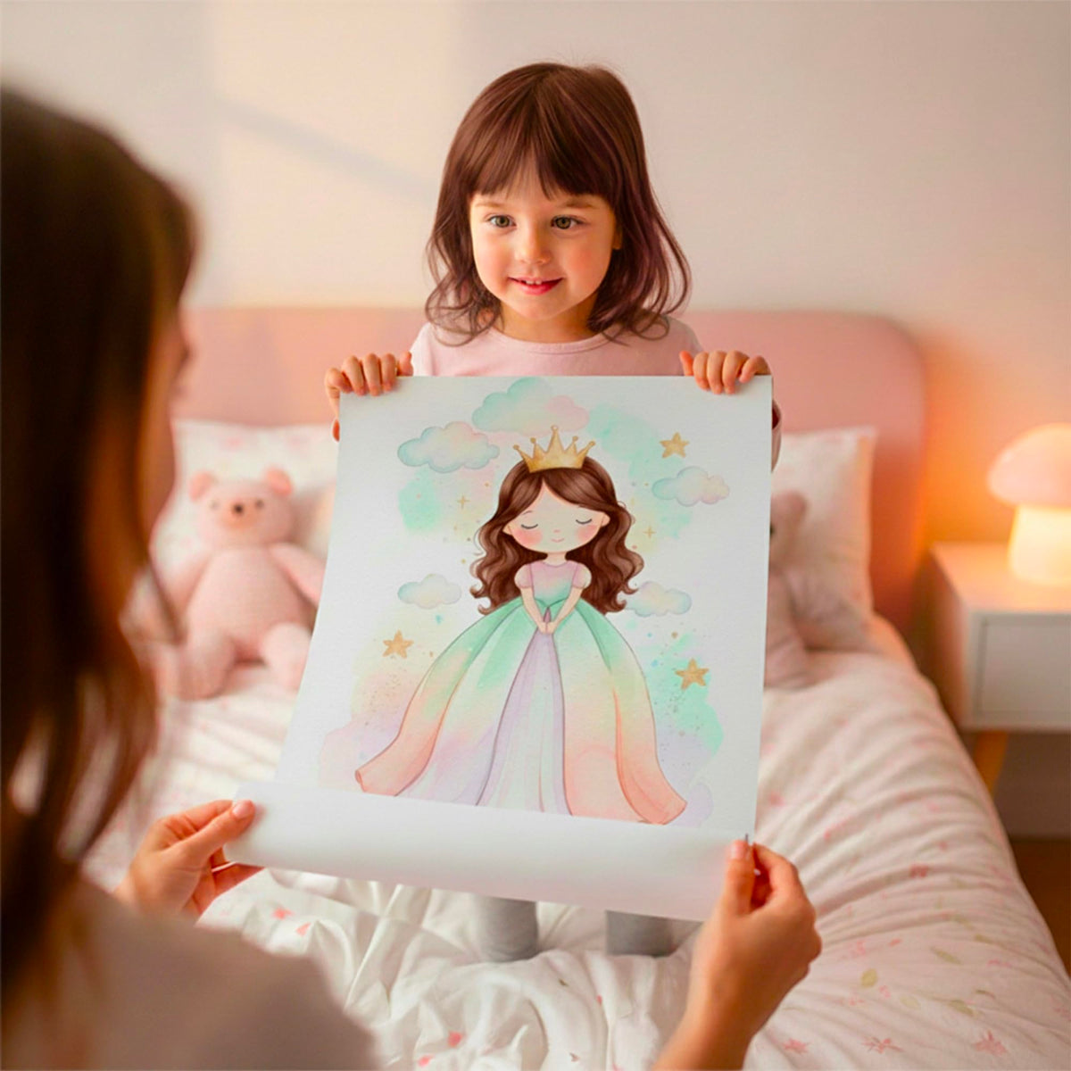 Princesse aquarelle au prénom en affiche (poster) tenue à deux mains, un exemple de cadeau à offrir ; prénom, typographie et couleur du prénom au choix, livrée chez vous (exemple)