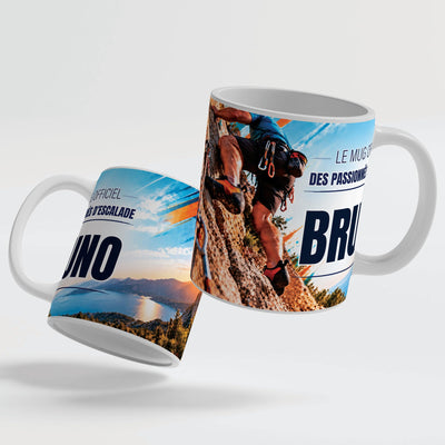 Le mug escalade de 330 ml vu de deux côtés, en céramique blanche : prénom et texte au choix ; anse et intérieur blancs, noirs, rouges, bleus, verts, roses ou dorés ; livré chez vous (exemple)