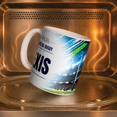 Mug rugby personnalisé dans un four à micro-ondes, pour réchauffer café ou thé ; décor imprimé tout autour de la tasse en céramique, livré chez vous (exemple)