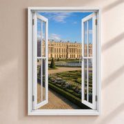 Trompe-l'œil sur Versailles : le château de Versailles et ses jardins à la française, par une fenêtre blanche ouverte, sur toile canvas tendue ou plexiglas, livré chez vous (exemple)