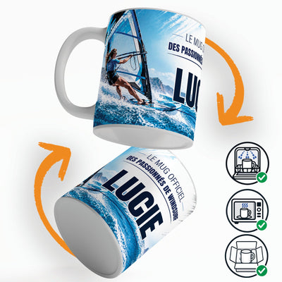 Mug windsurf femme vu sous deux angles, prénom et texte au choix ; compatible lave-vaisselle et micro-ondes, expédié calé dans une boîte en carton jusque chez vous (exemple)