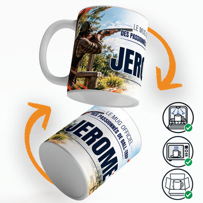 Mug ball-trap personnalisé qui tourne sur lui-même, avec trois pictogrammes : lave-vaisselle, micro-ondes et mug calé dans son emballage pour la livraison chez vous (exemple)
