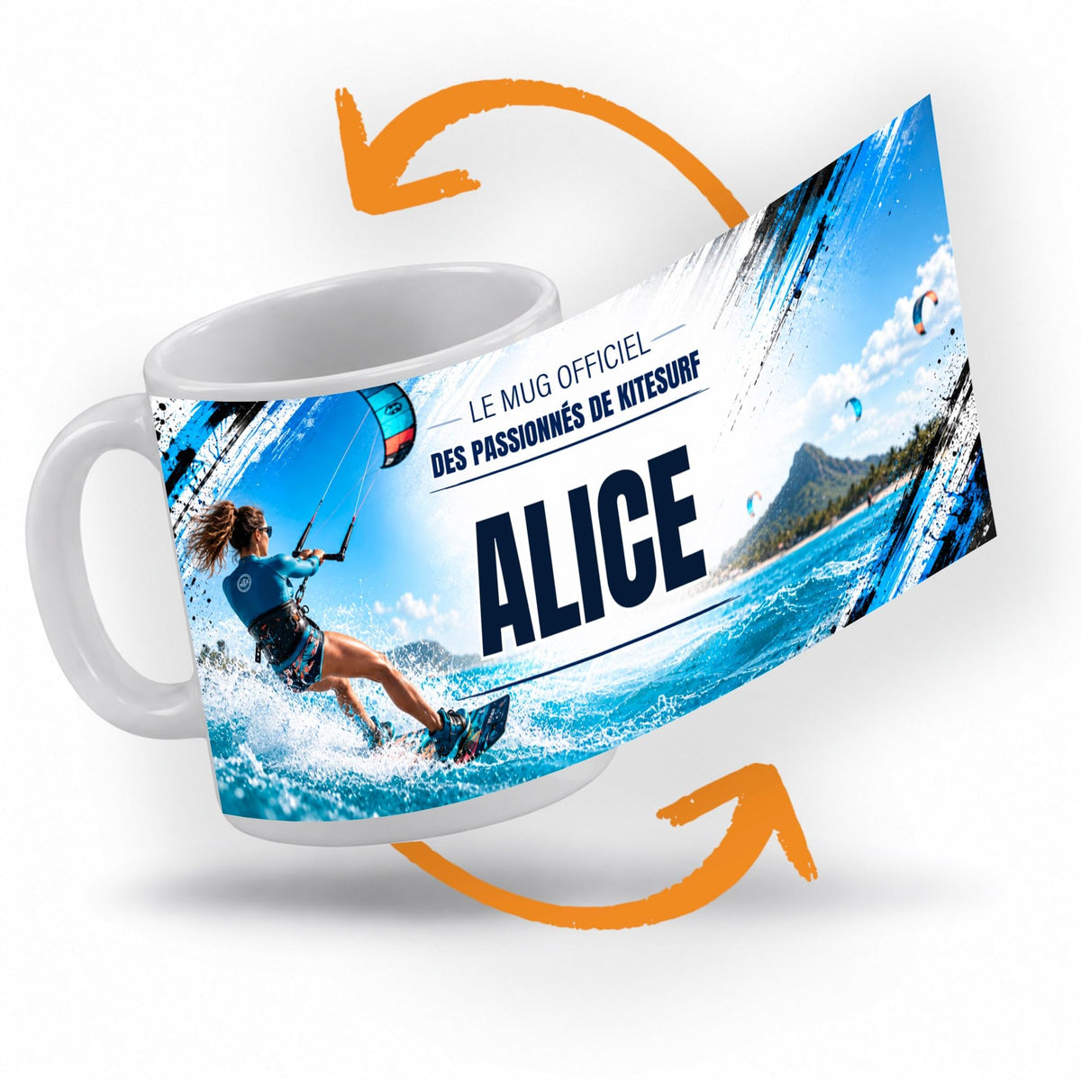 Décor kitesurf femme imprimé à 360° sur le mug : une kitesurfeuse tractée par son aile sur une eau turquoise, une île montagneuse à l'horizon ; prénom au centre, livré chez vous (exemple)