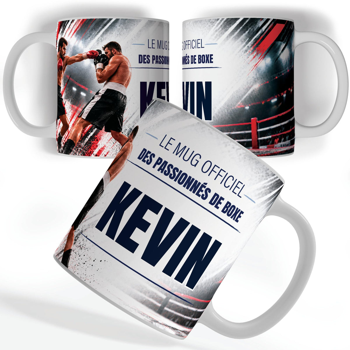 Mug boxe personnalisé avec prénom, vu sous trois angles : deux boxeurs en plein échange, décor imprimé à 360° sur céramique blanche ; livré chez vous (exemple)