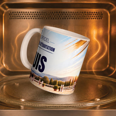 Mug équitation dans un four à micro-ondes, on y voit la carrière au soleil : compatible micro-ondes, aussi en version magique révélée par la chaleur ; livré chez vous (exemple)