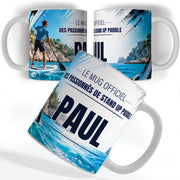 Mug stand up paddle vu de face et de dos : pagayeur en mer, « Le mug officiel des passionnés de stand up paddle » et votre prénom, imprimés sur céramique blanche et livrés chez vous (exemple)