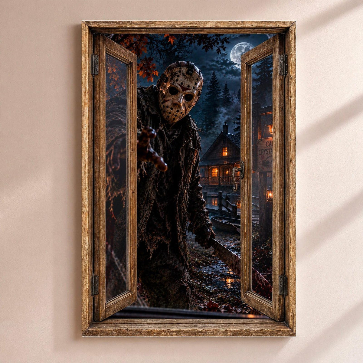Déco Halloween en trompe-l'œil : un tueur masqué qui rôde la nuit devant des chalets éclairés dans la forêt, par une fenêtre en bois rustique, sur toile canvas ou plexiglas, livrée chez vous (exemple)