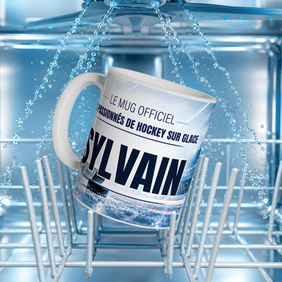 Mug hockey sur glace au prénom dans le panier d'un lave-vaisselle : impression compatible lave-vaisselle ; neuf textes au choix, dont vos propres phrases, livré chez vous (exemple)