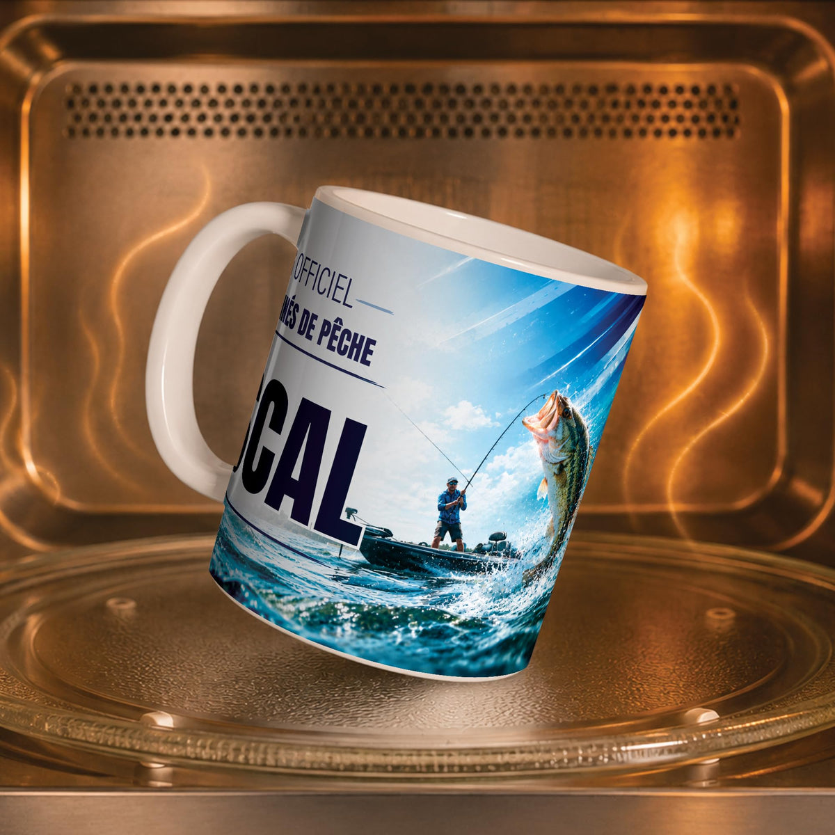 Mug pêche personnalisé dans un four à micro-ondes, pour réchauffer café ou thé ; décor imprimé tout autour de la tasse en céramique, livré chez vous (exemple)