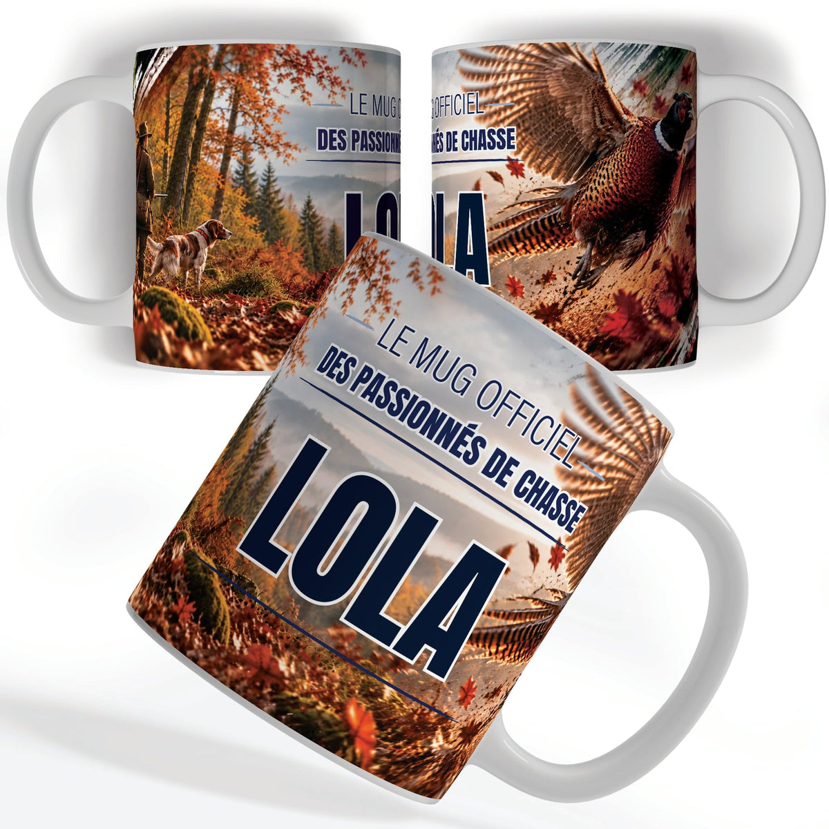 Mug chasse personnalisé avec prénom, vu sous trois angles : une chasseuse et son chien d'arrêt en forêt d'automne, décor imprimé à 360° sur céramique blanche ; livré chez vous (exemple)