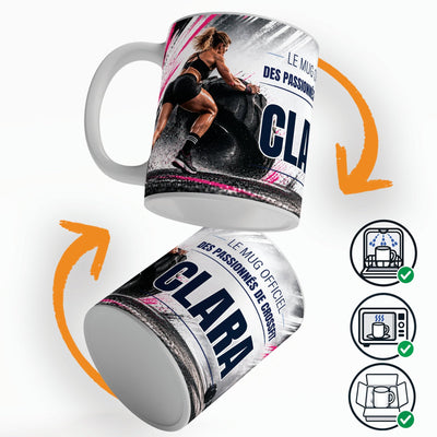 Mug façon CrossFit personnalisé qui tourne sur lui-même, avec trois pictogrammes : lave-vaisselle, micro-ondes et mug calé dans son emballage pour la livraison chez vous (exemple)