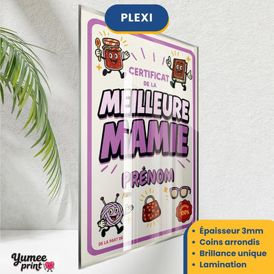 Certificat de la meilleure mamie sur plexiglas de 3 mm aux coins arrondis, finition brillante, avec son prénom et votre signature, livré chez vous (exemple)
